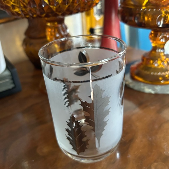 Vintage Libbey Silver Leaf Tumbler Glass - Picture 3 of 6